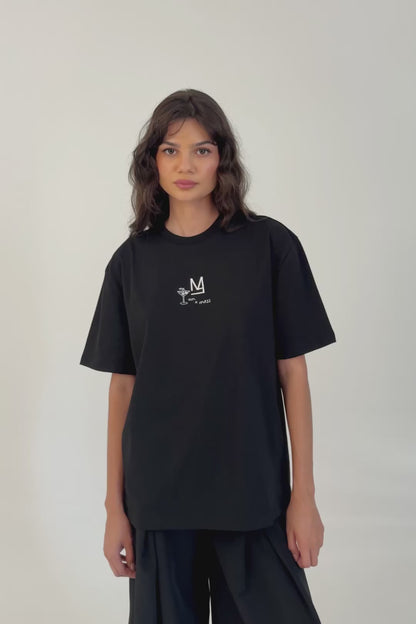 "I am a mess" Unisex Tee In Black